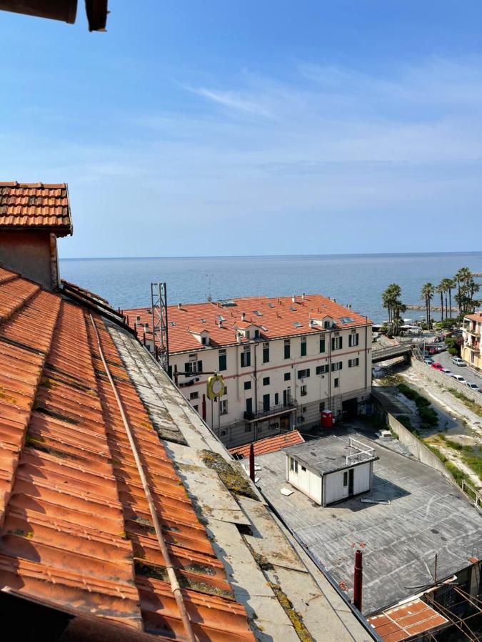 Appartamento Sul Mare Alla Foce Imperia Exterior foto